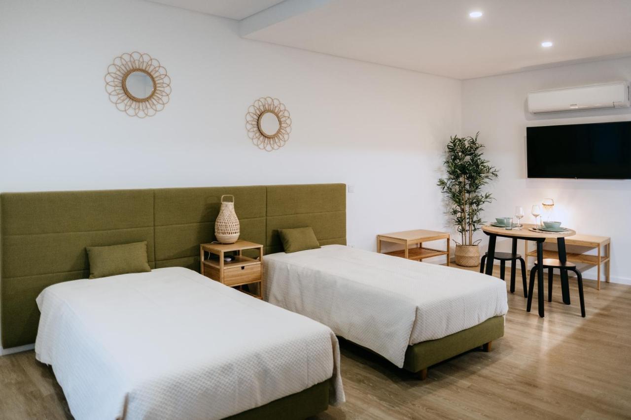 Villa Teresa Apartamentos บีลาโนวาเดกายา ภายนอก รูปภาพ