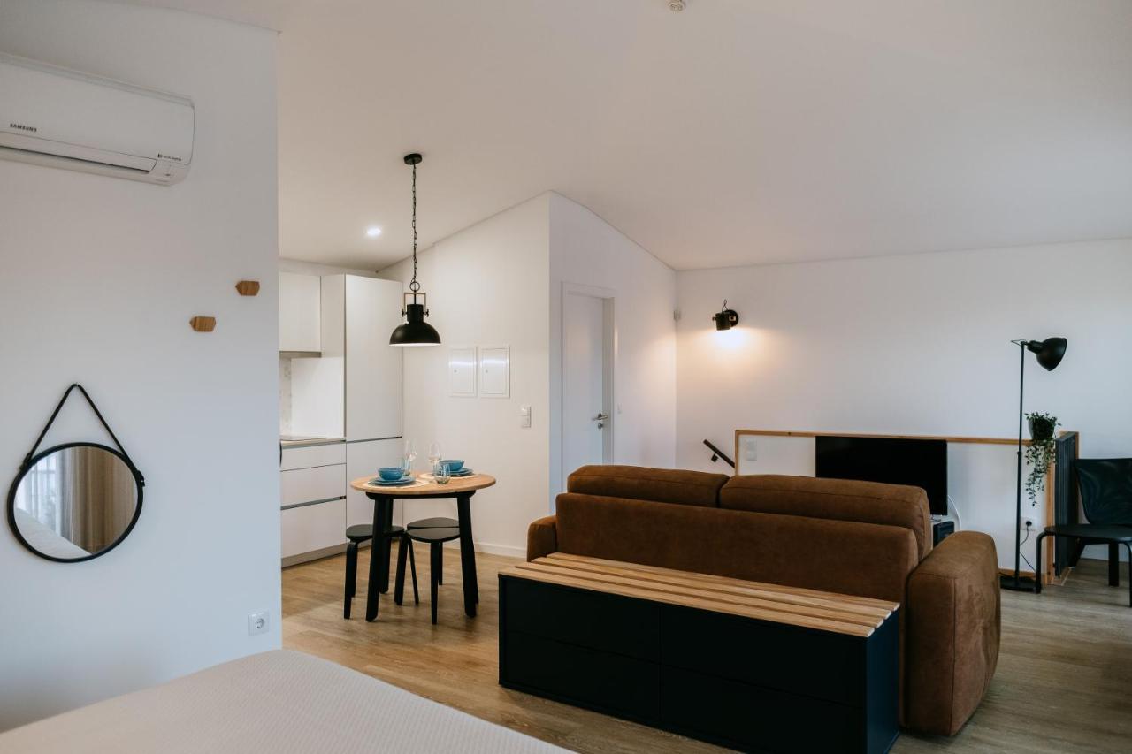 Villa Teresa Apartamentos บีลาโนวาเดกายา ภายนอก รูปภาพ
