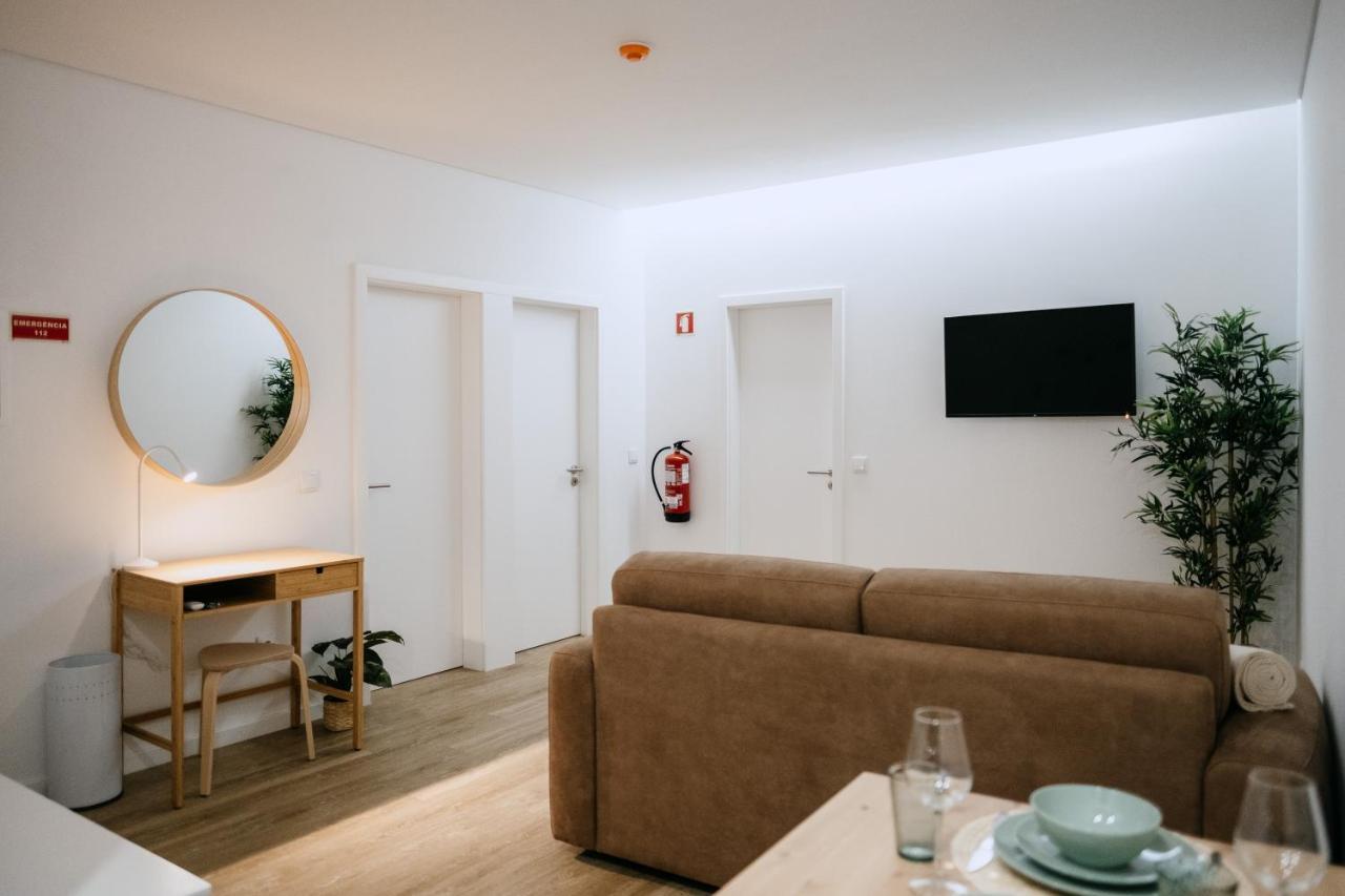 Villa Teresa Apartamentos บีลาโนวาเดกายา ภายนอก รูปภาพ